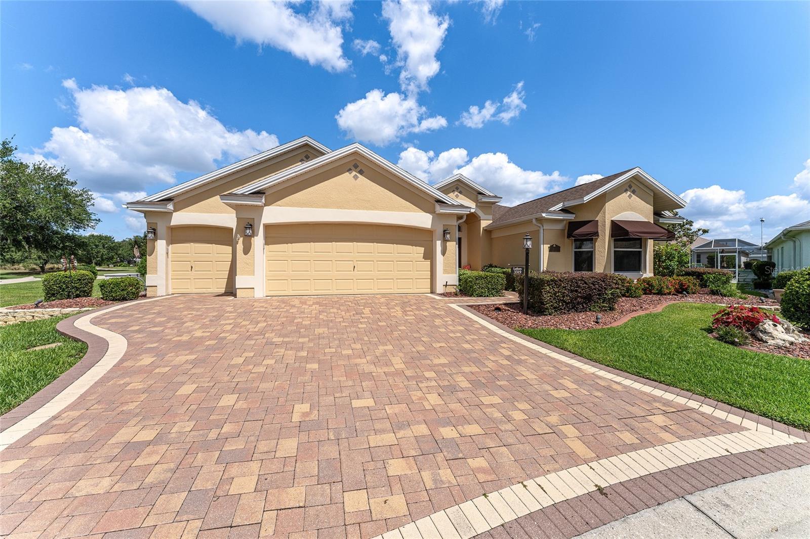 3319 BARRINGTON COURT