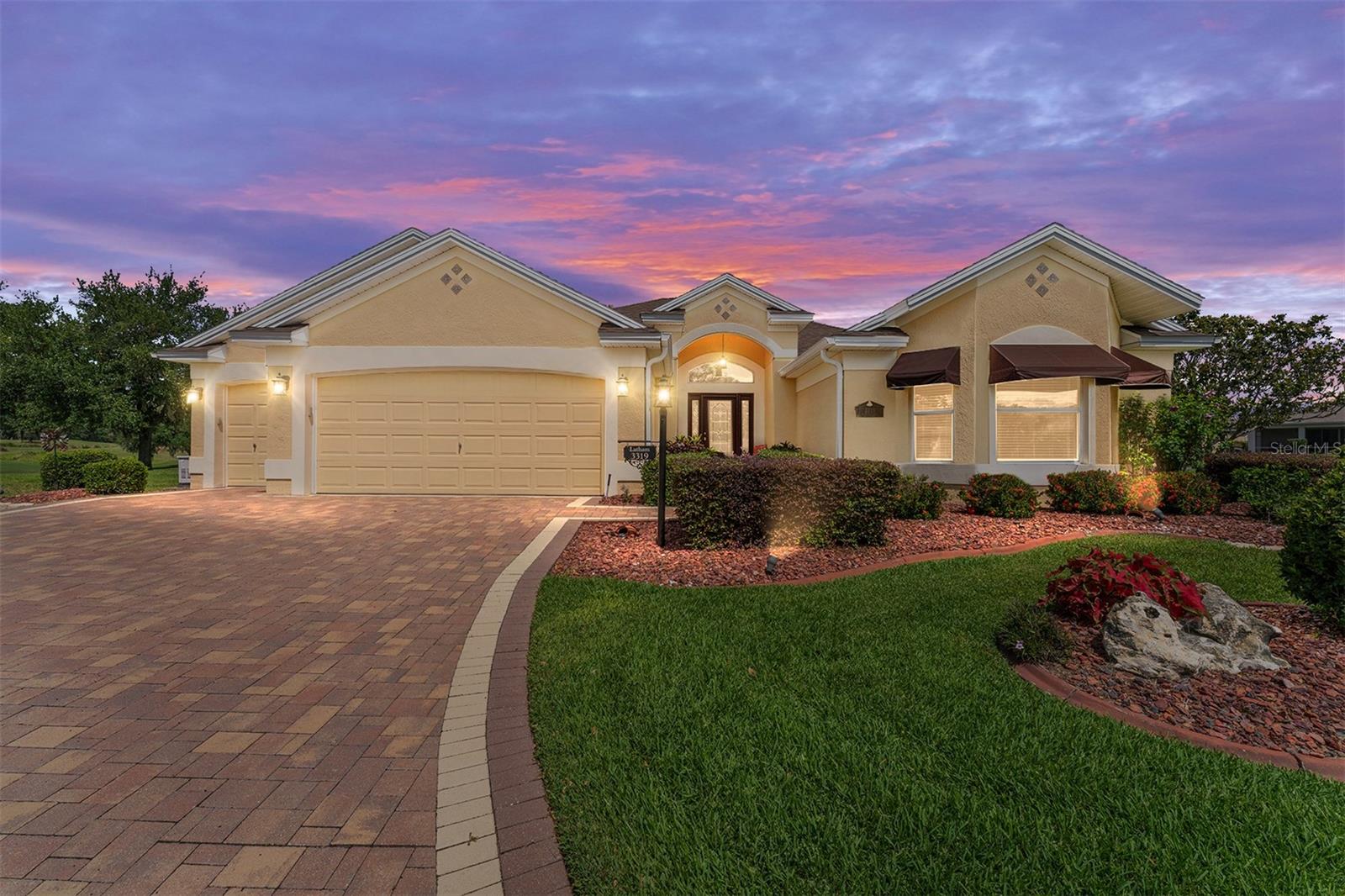 3319 BARRINGTON COURT