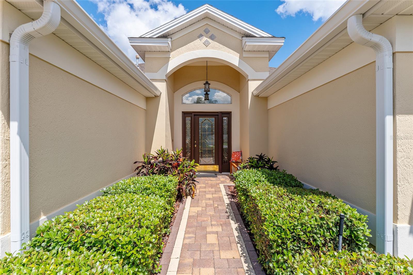 3319 BARRINGTON COURT