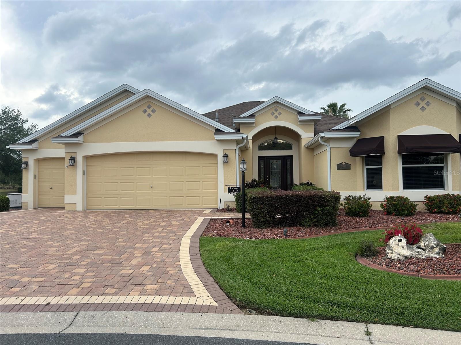 3319 BARRINGTON COURT