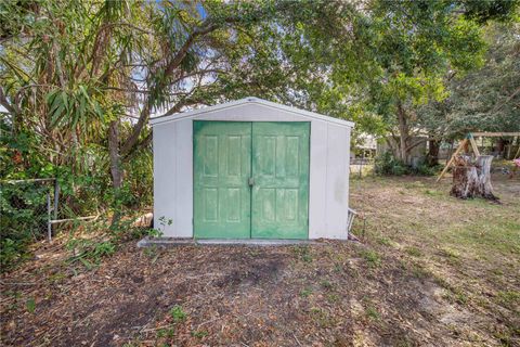 A home in WINTER HAVEN