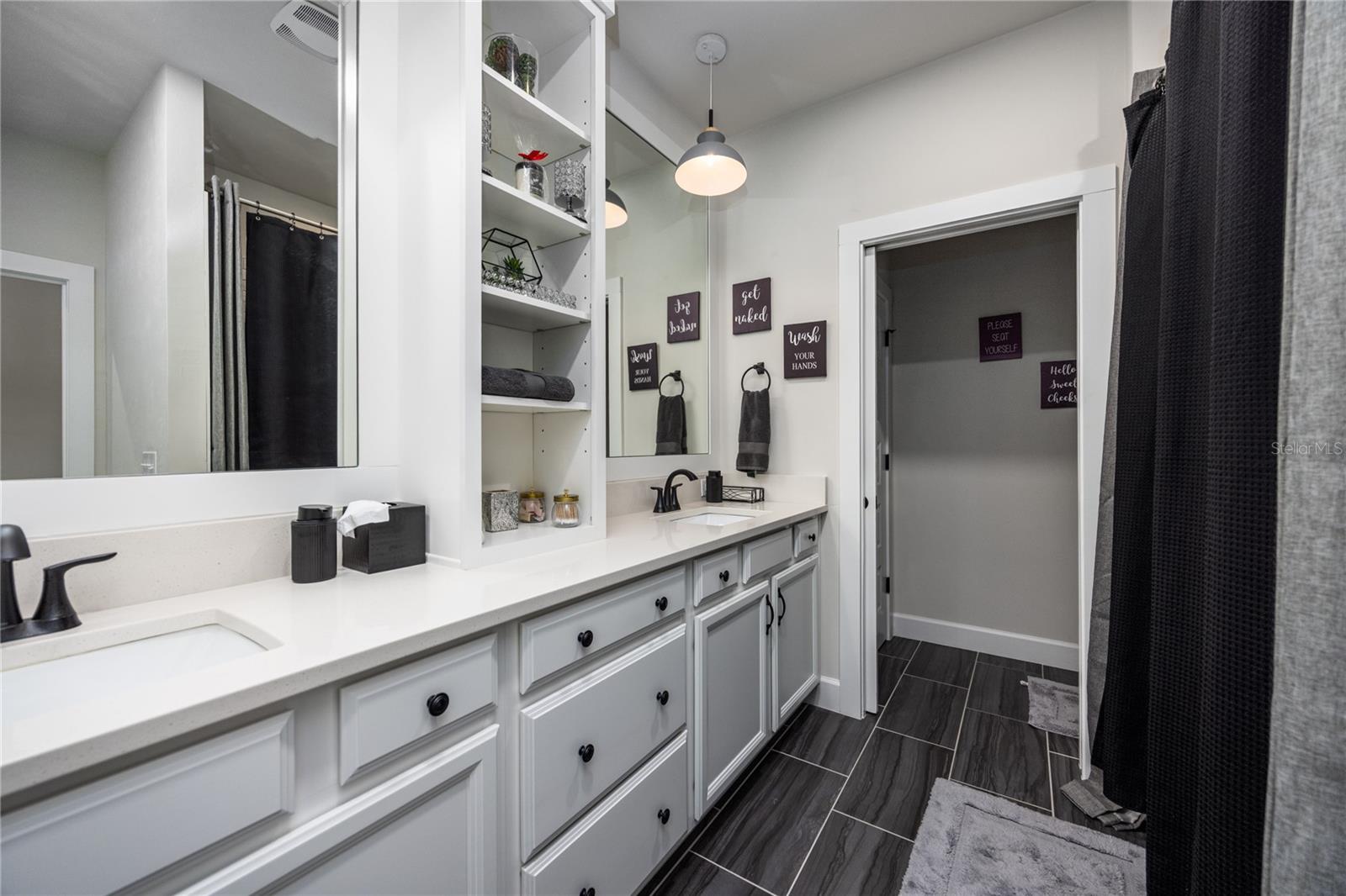 LEXINGTON PLACE - Residential