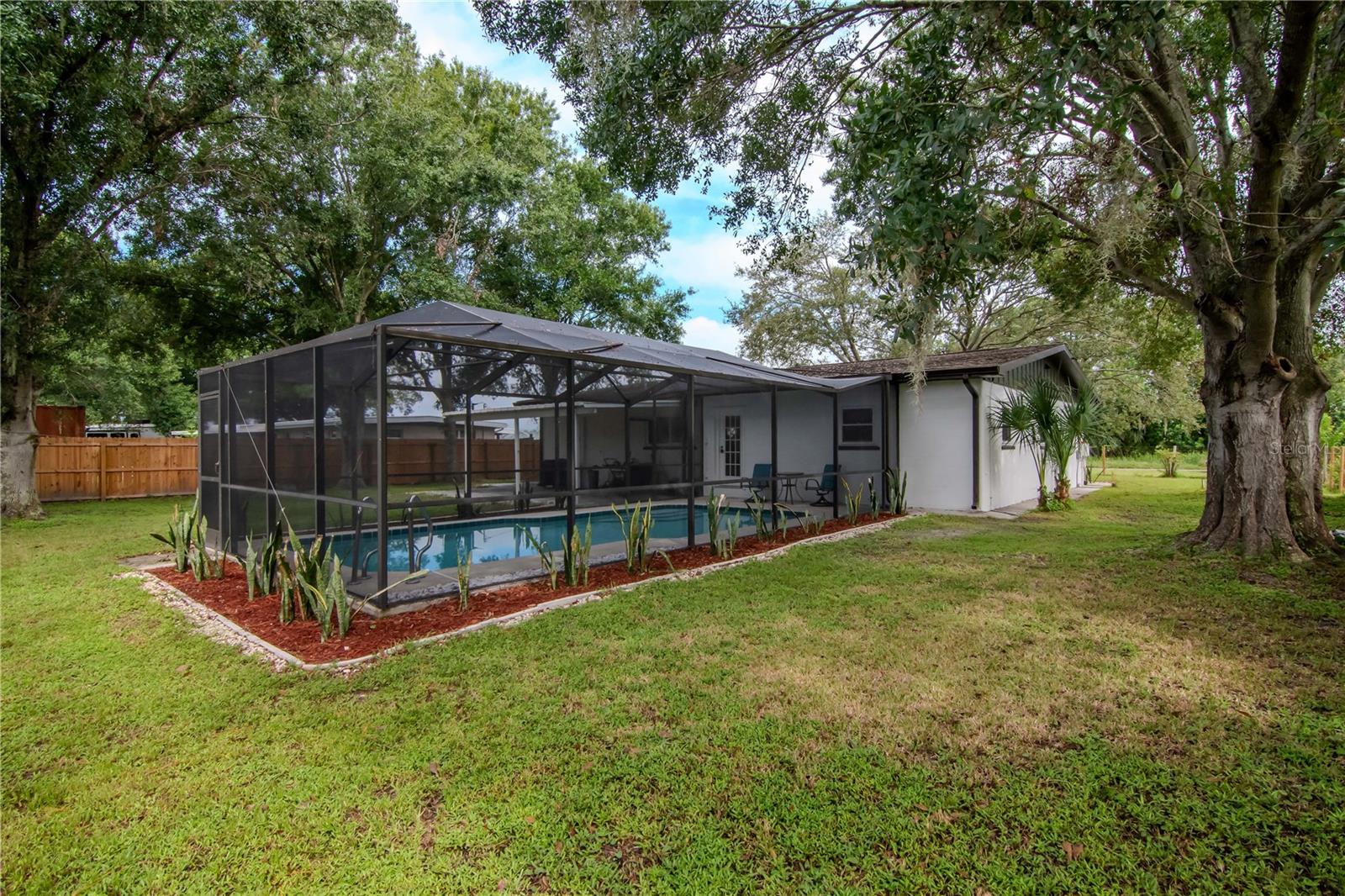 RUSKIN CITY 1ST ADD - Residential Lease