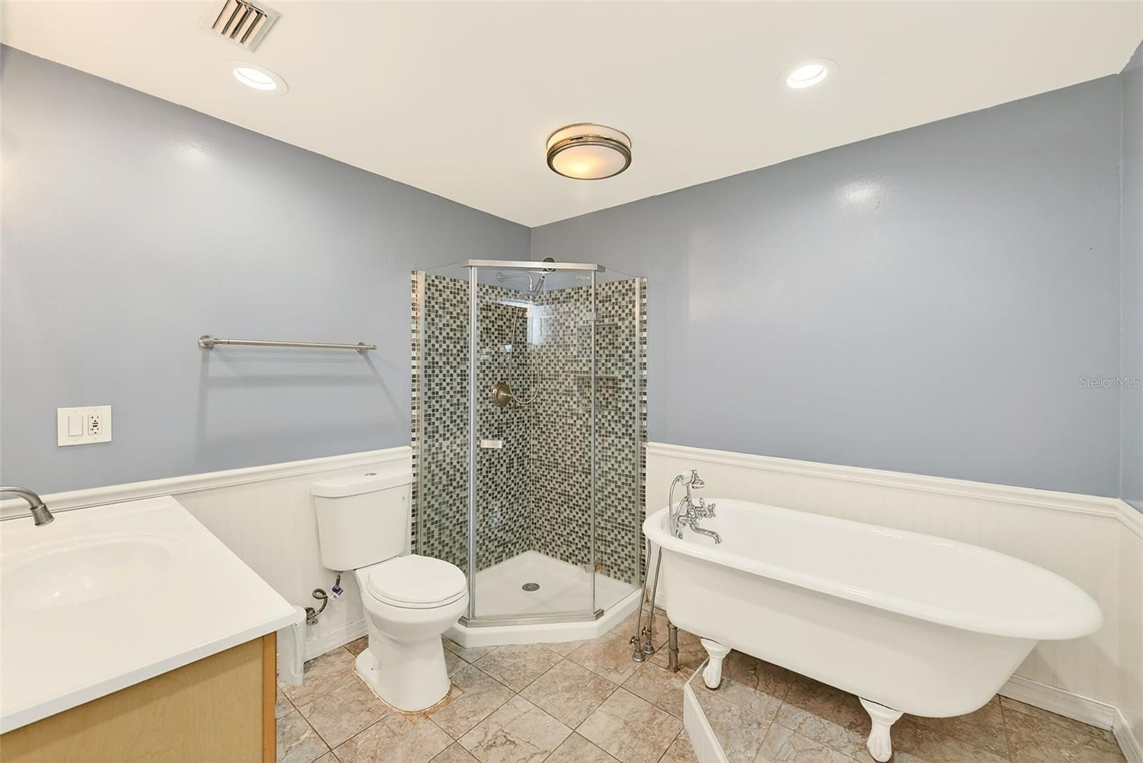 CLEARVIEW HEIGHTS - Residential