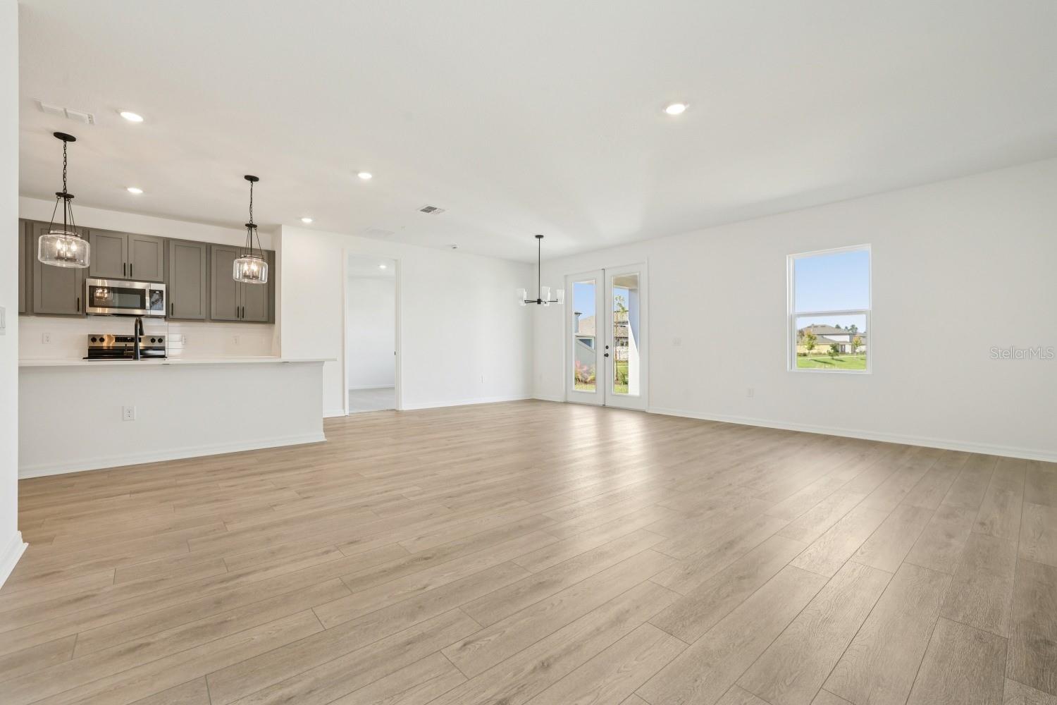 ELLINGTON PLACE - Residential