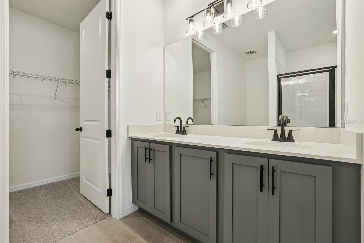 ELLINGTON PLACE - Residential