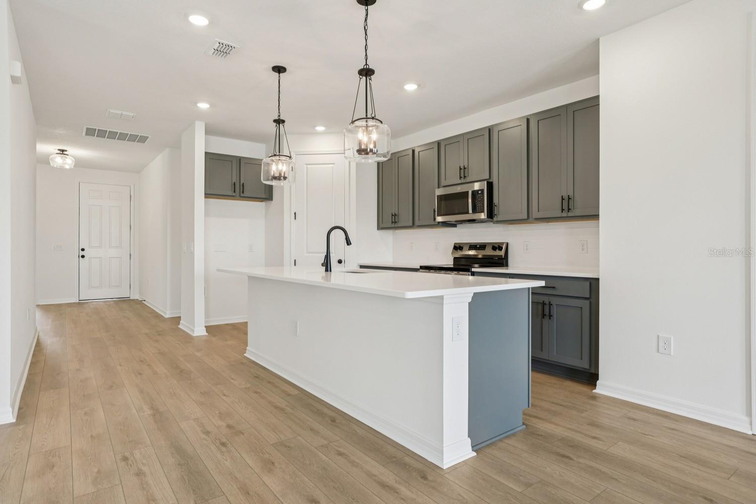 ELLINGTON PLACE - Residential