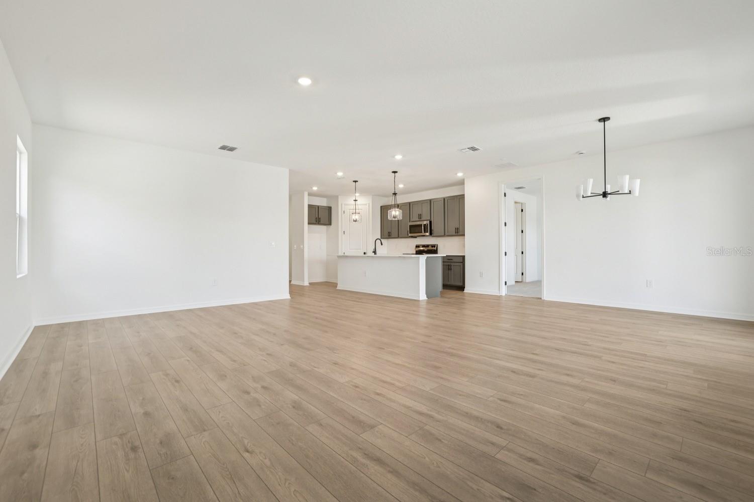 ELLINGTON PLACE - Residential