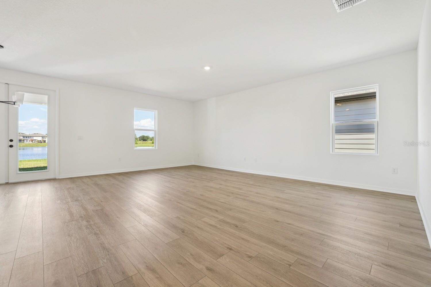 ELLINGTON PLACE - Residential