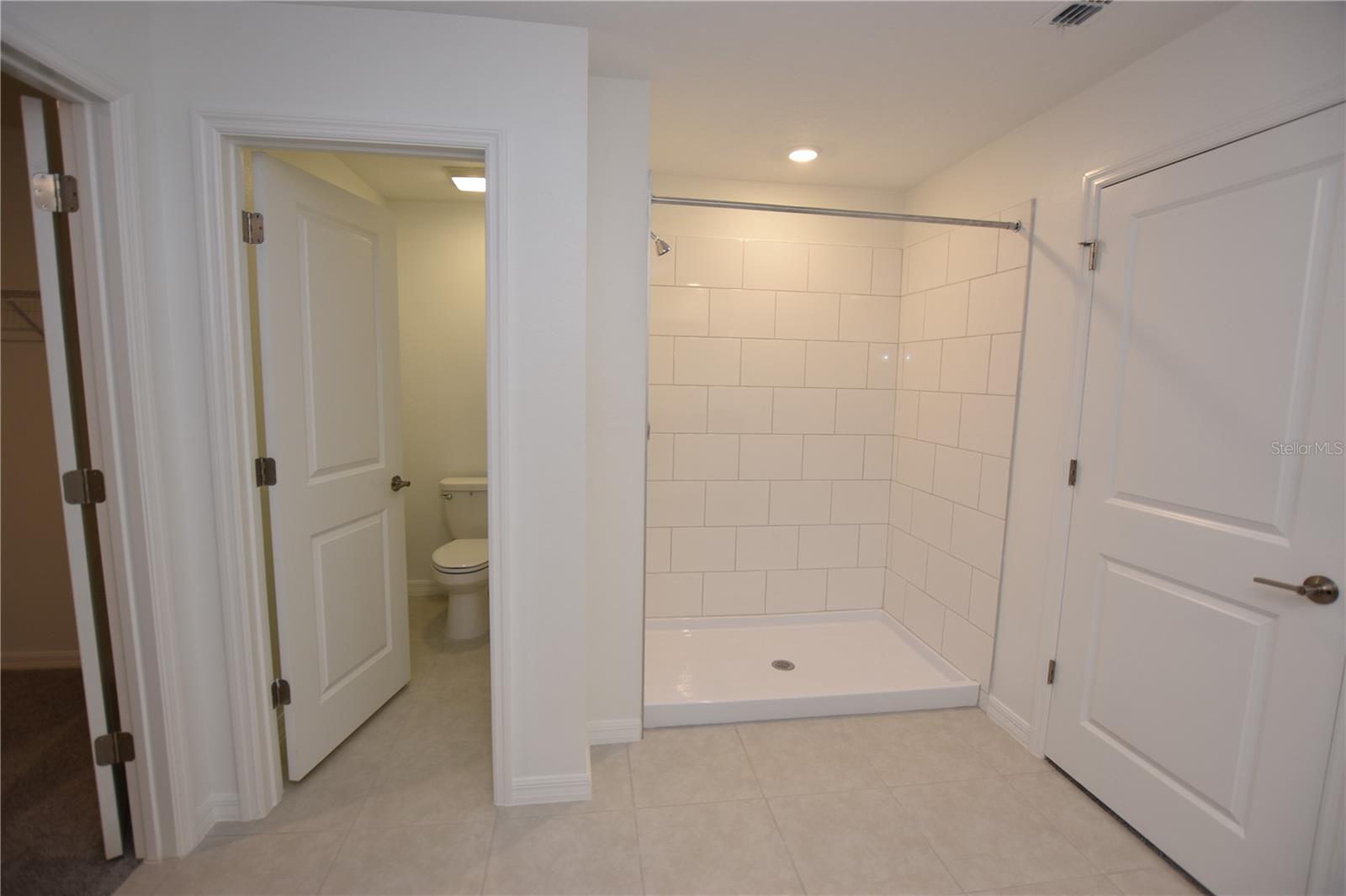 SADDLE CREEK - Residential Lease