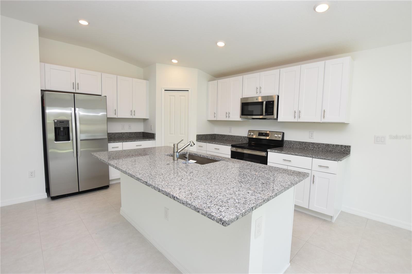 SADDLE CREEK - Residential Lease