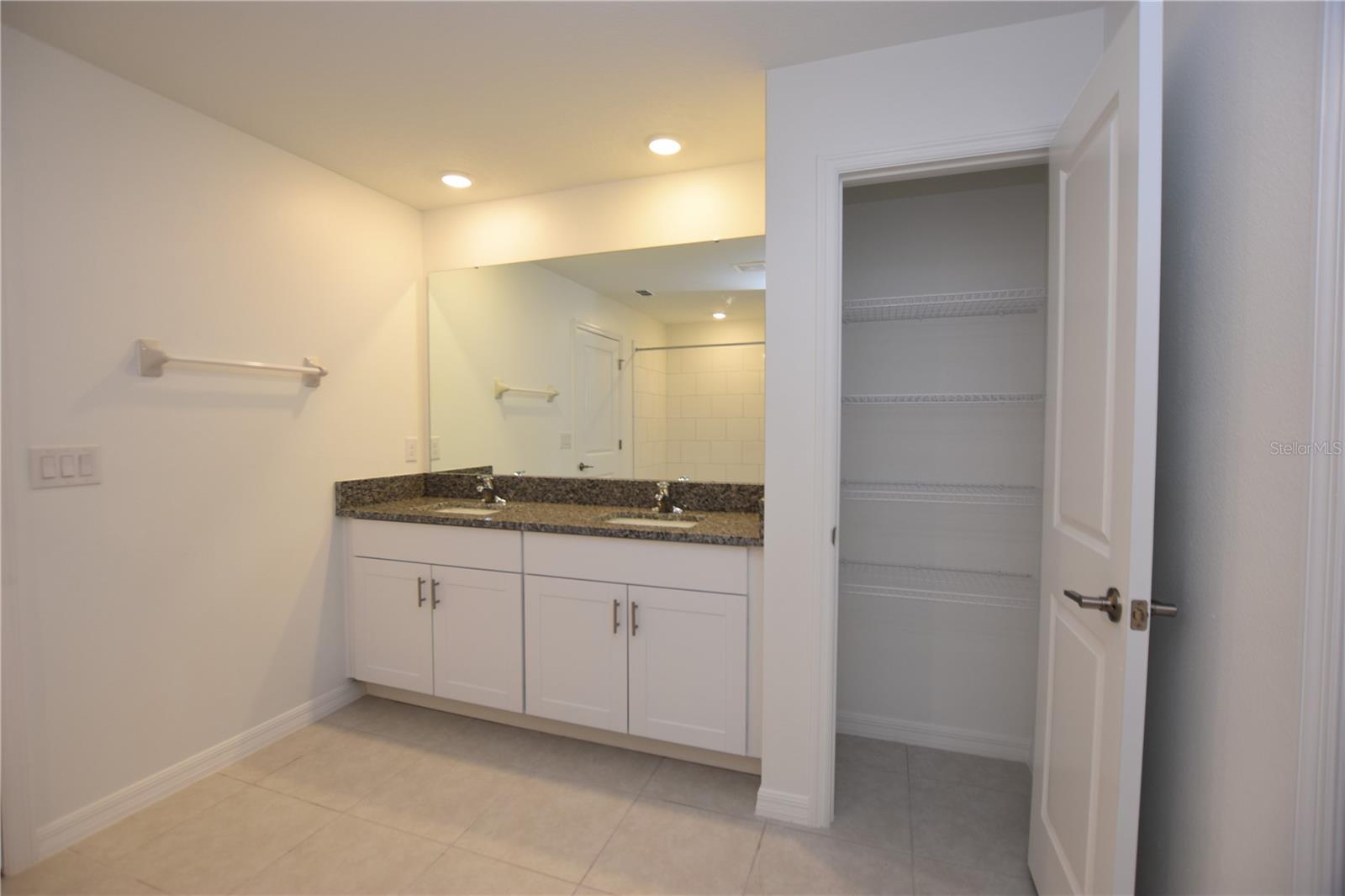 SADDLE CREEK - Residential Lease