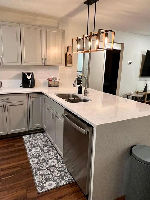 Tiny photo for 896 Cr 485a, Lake Panasoffkee, FL 33538 (MLS # S5158664)