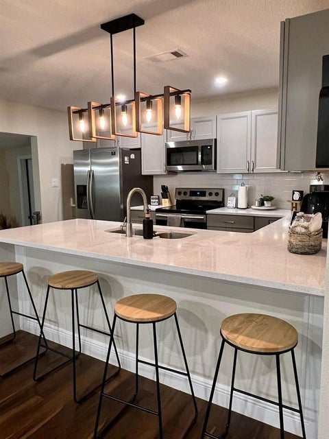 Tiny photo for 896 Cr 485a, Lake Panasoffkee, FL 33538 (MLS # S5158664)