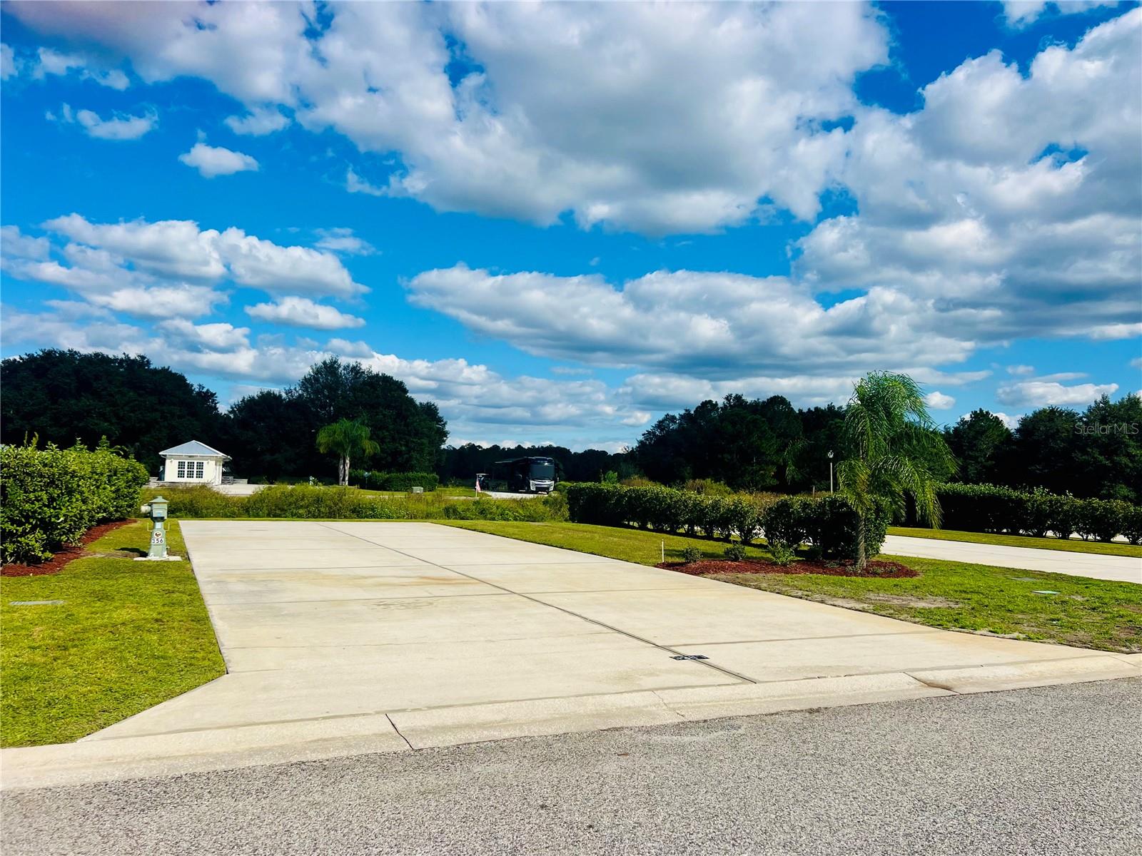 FLORIDA GRANDE MOTOR COACH RESIDENCE - Land