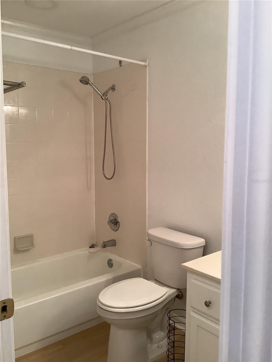 WOODLAND VLG - Residential Lease