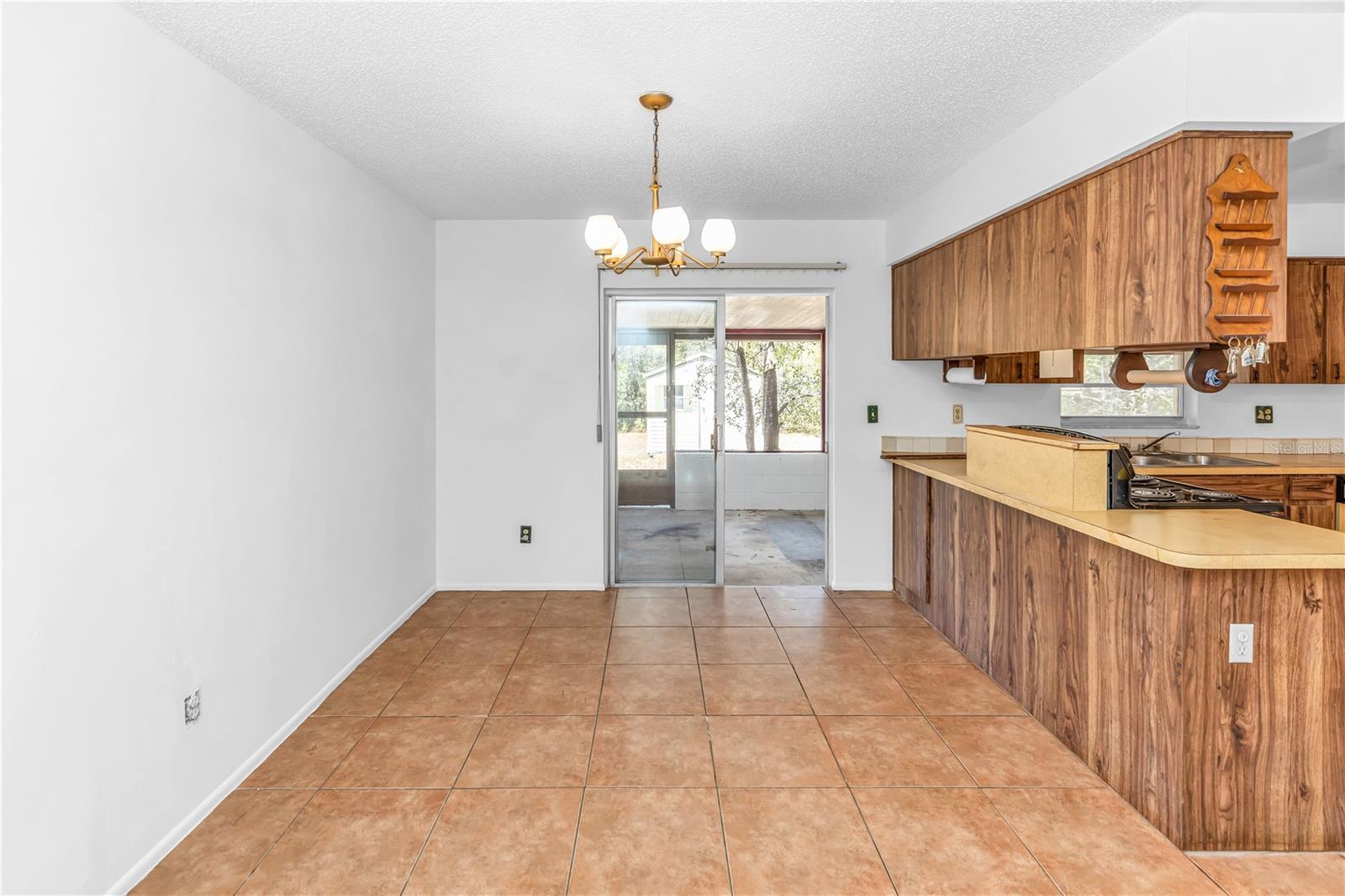 454 SPRINGWOOD COURT