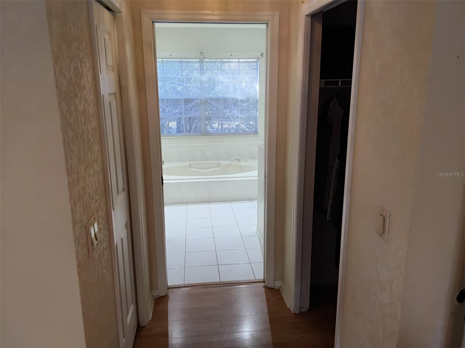 GOLDEN ACRES - Residential