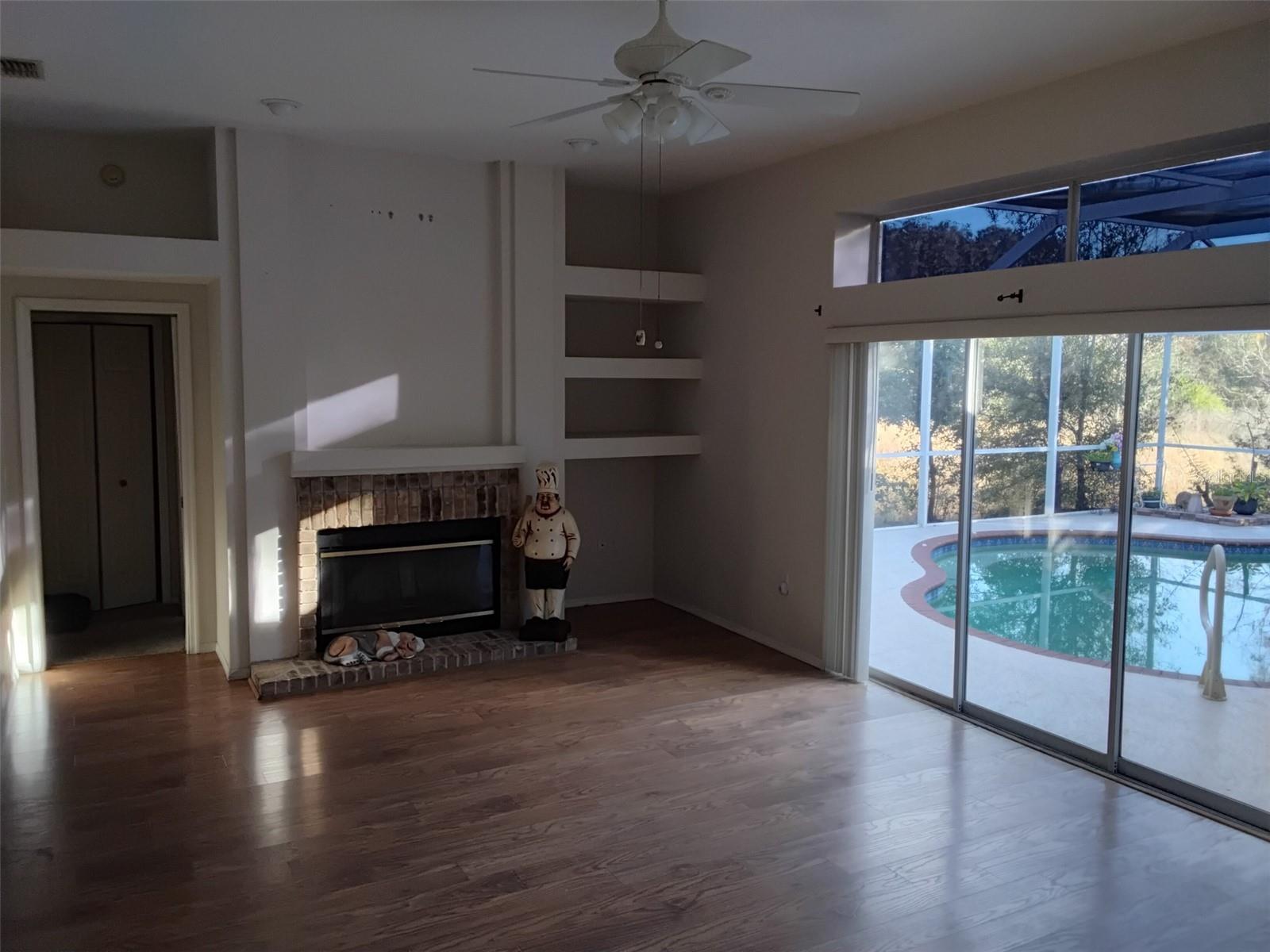 GOLDEN ACRES - Residential