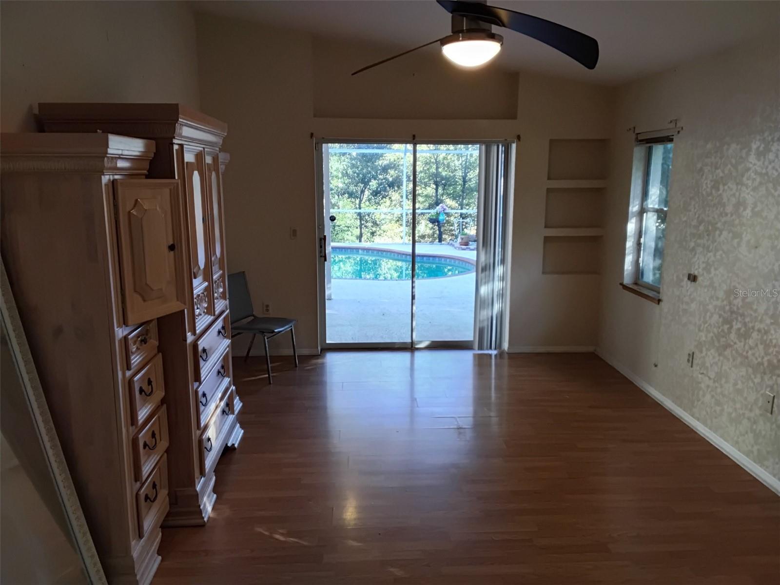 GOLDEN ACRES - Residential