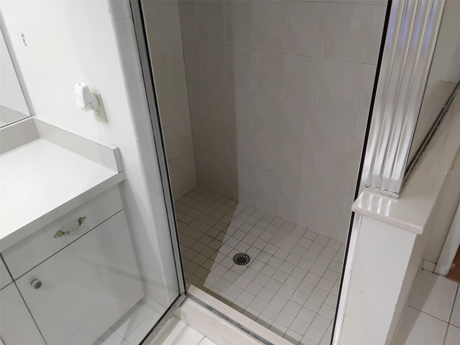 GOLDEN ACRES - Residential