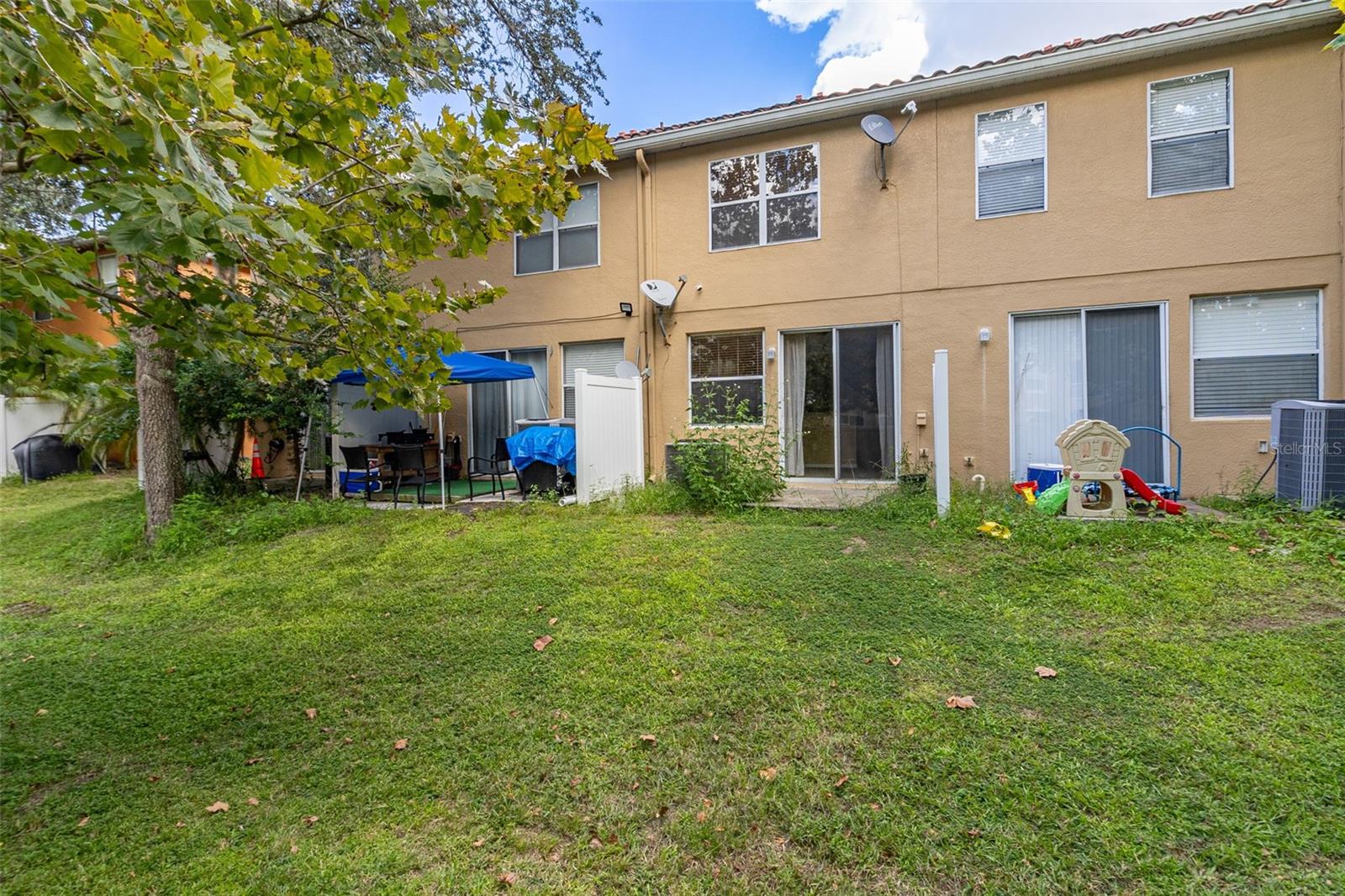 CRESTWYND BAY - Residential Lease