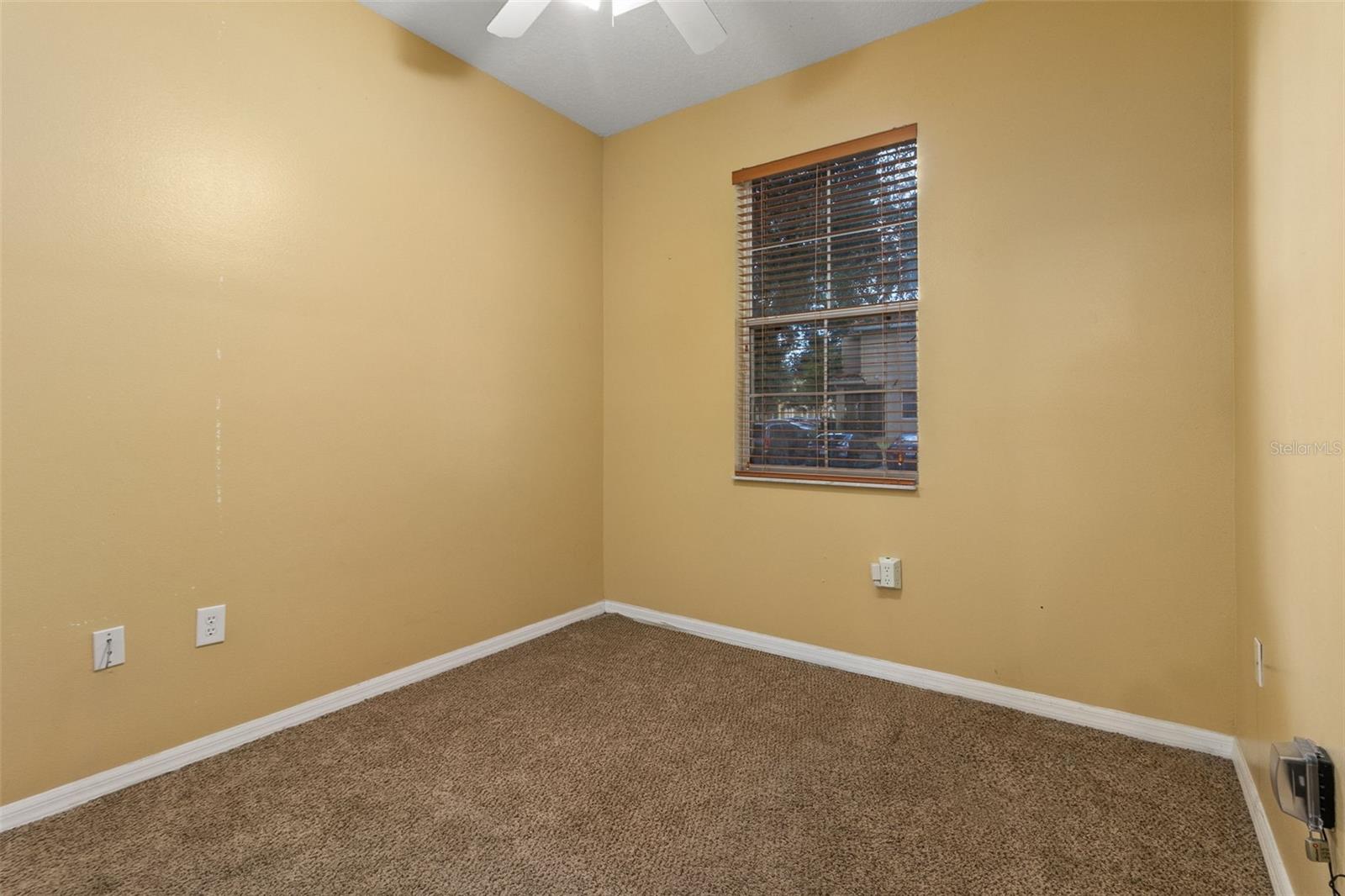 CRESTWYND BAY - Residential Lease