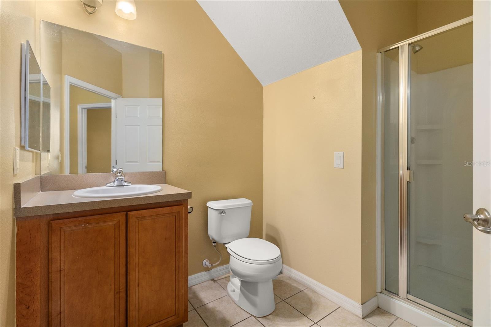 CRESTWYND BAY - Residential Lease