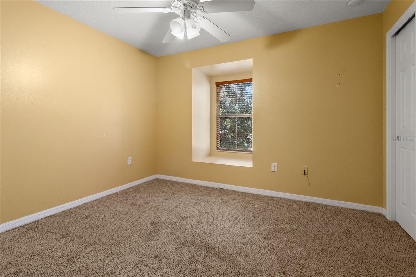 CRESTWYND BAY - Residential Lease