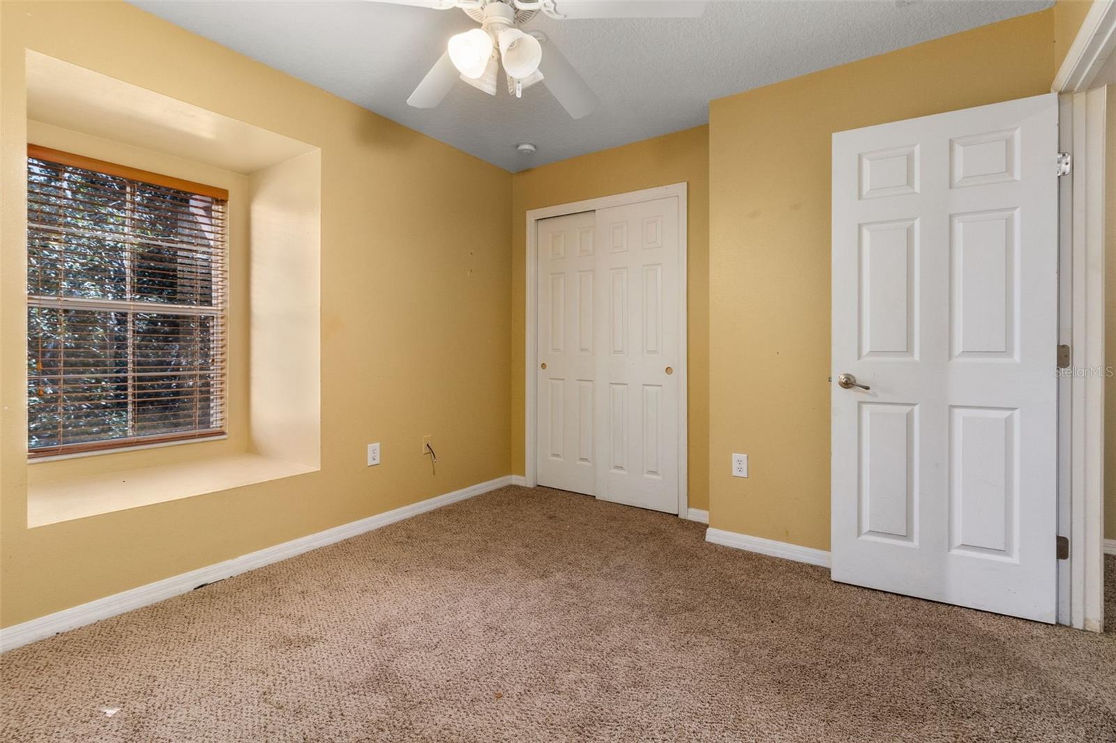 CRESTWYND BAY - Residential Lease