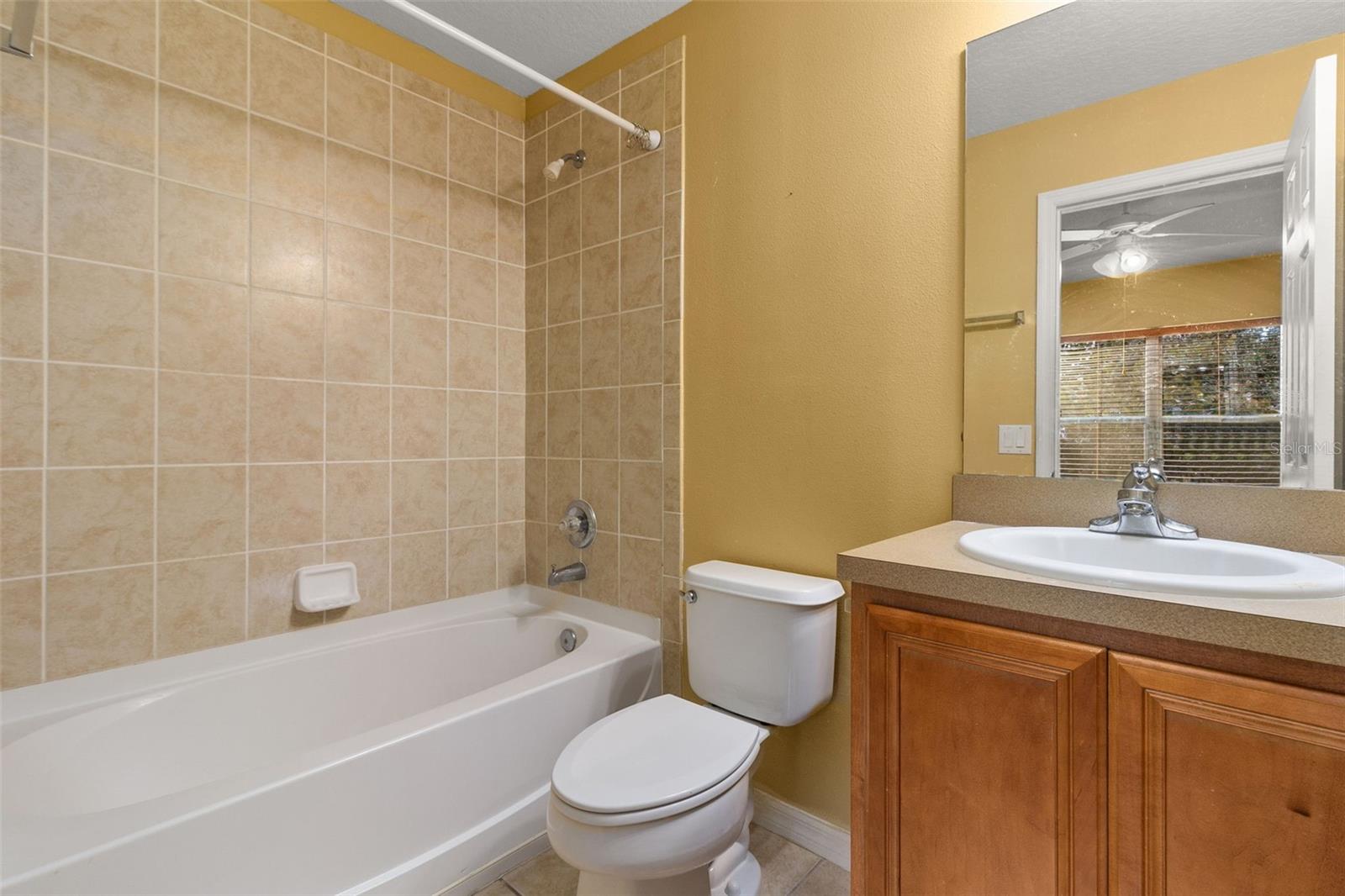 CRESTWYND BAY - Residential Lease