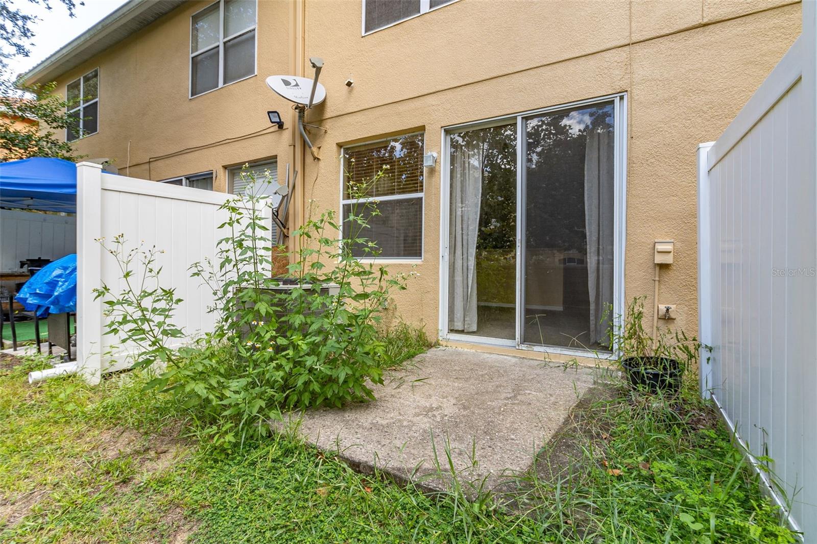 CRESTWYND BAY - Residential Lease