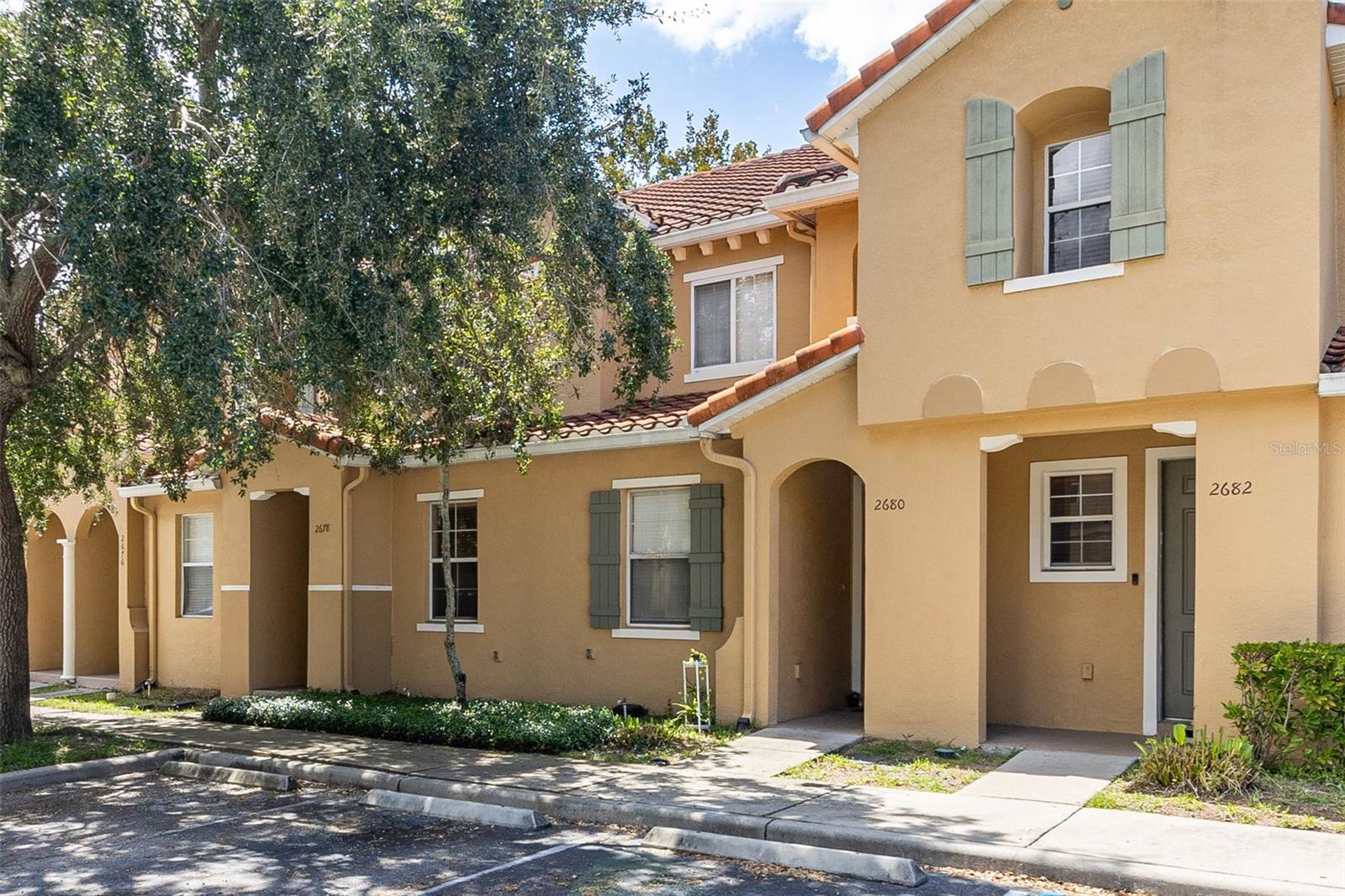 CRESTWYND BAY - Residential Lease