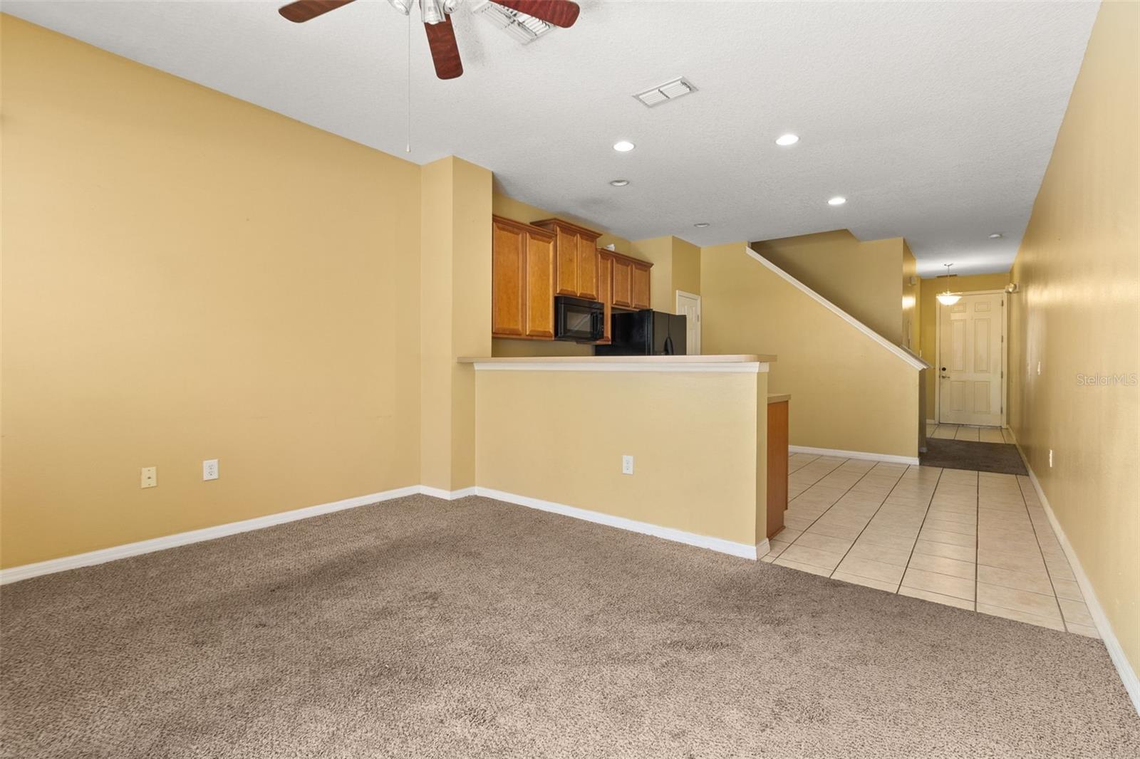 CRESTWYND BAY - Residential Lease