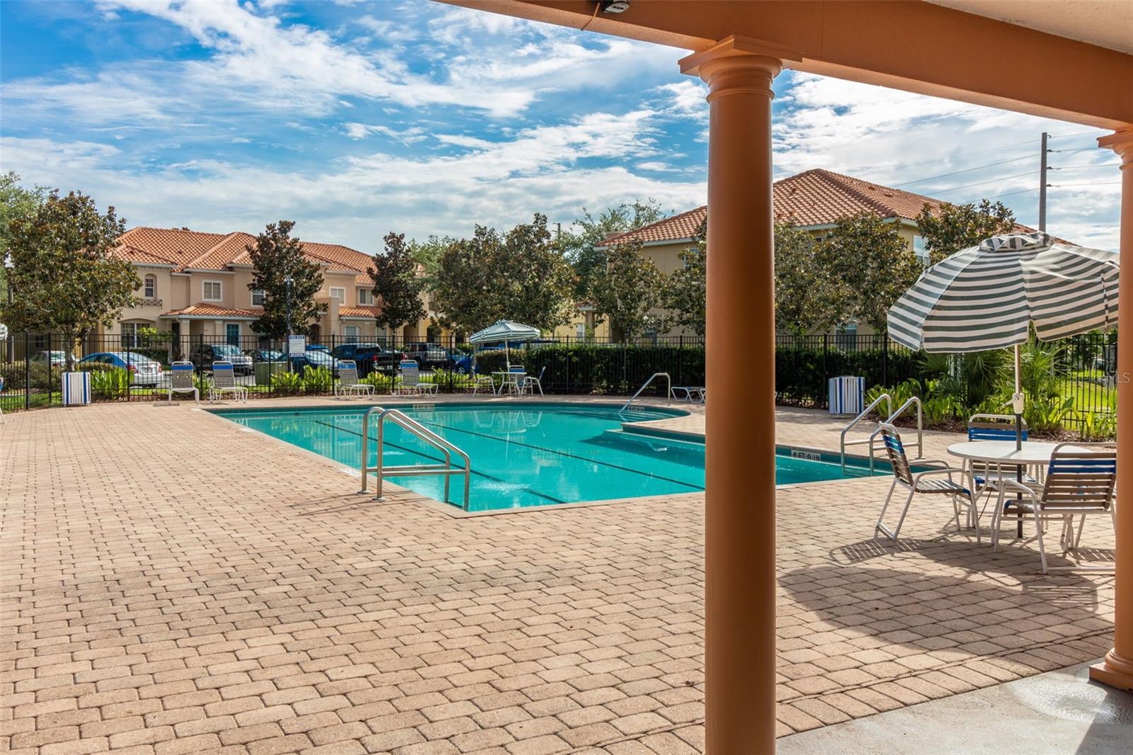 CRESTWYND BAY - Residential Lease