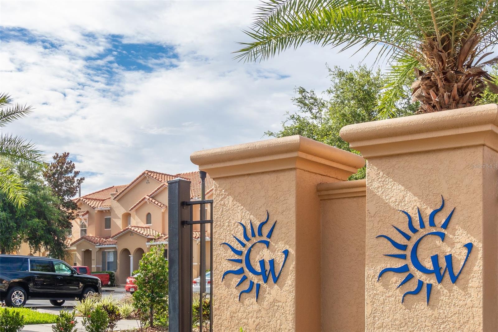 CRESTWYND BAY - Residential Lease