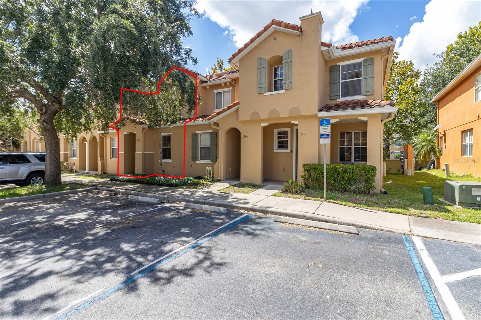 CRESTWYND BAY - Residential Lease