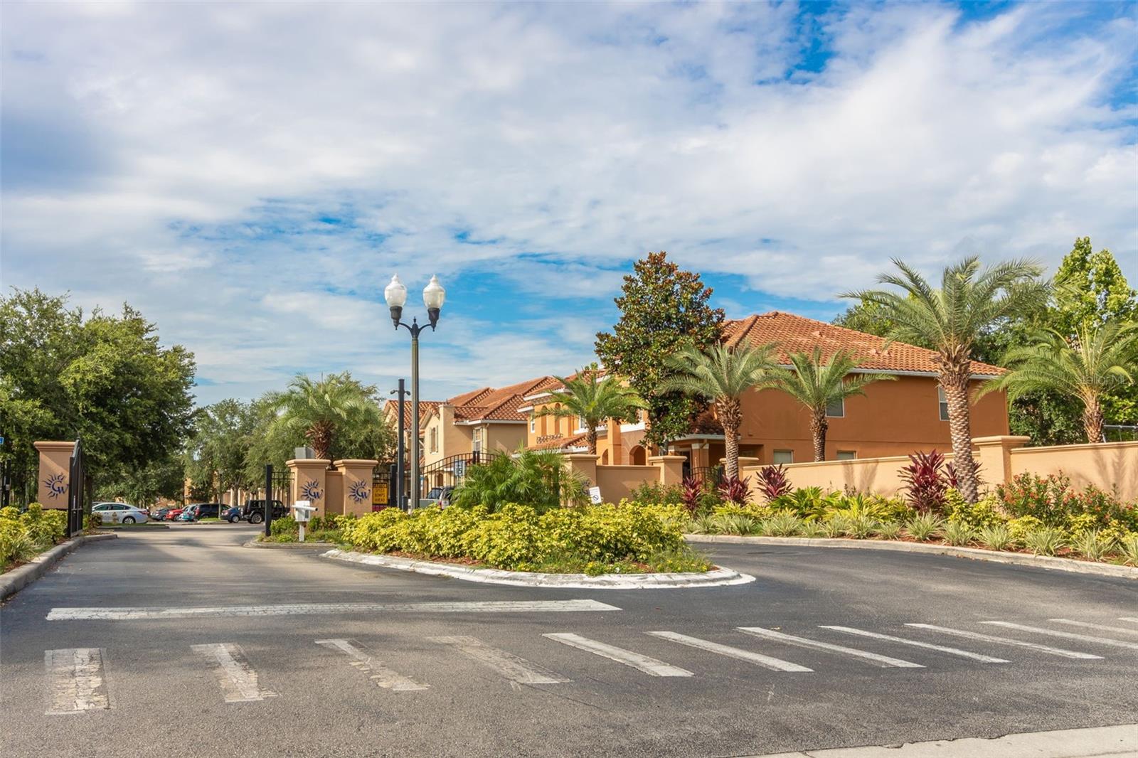 CRESTWYND BAY - Residential Lease