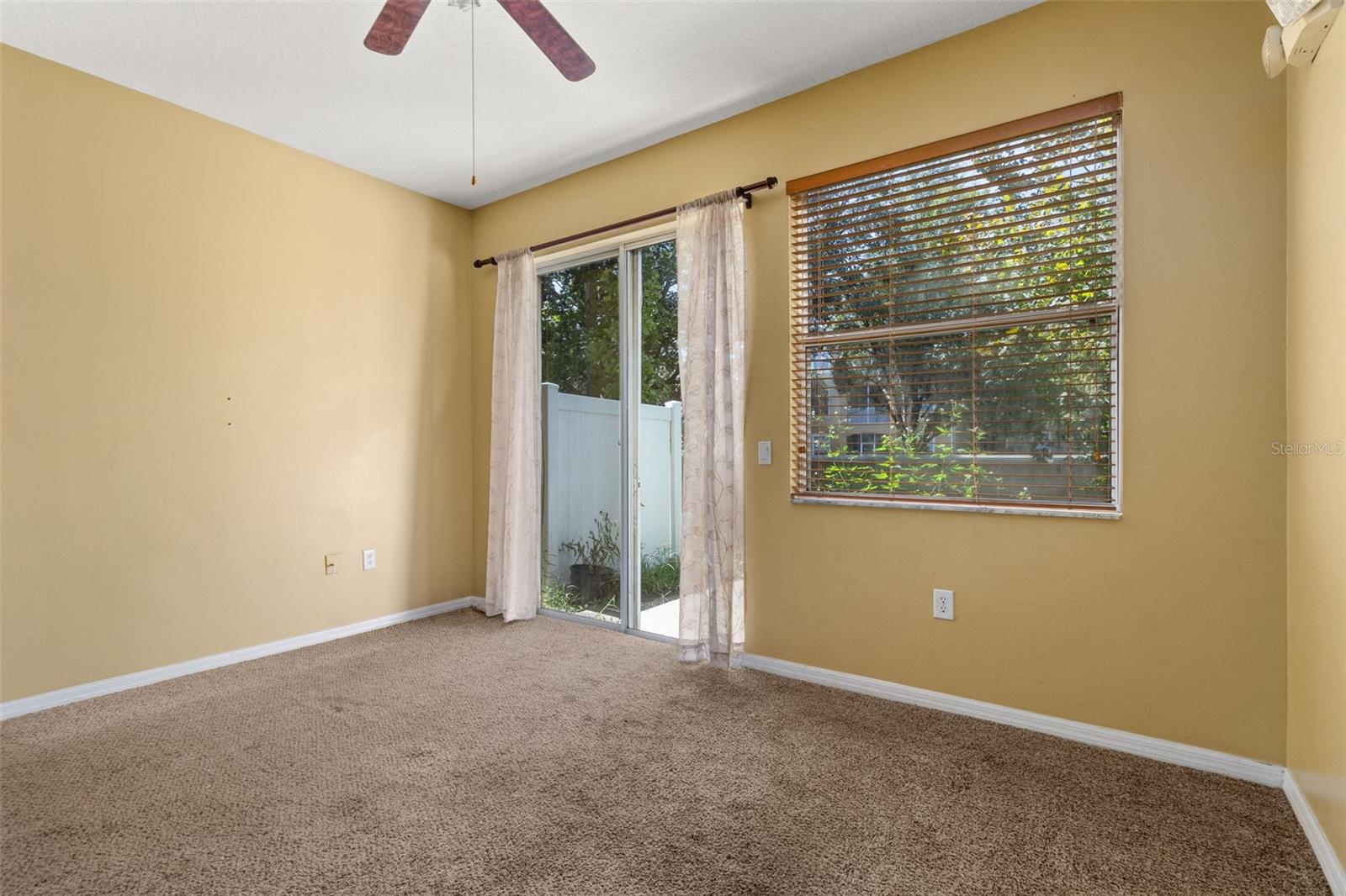 CRESTWYND BAY - Residential Lease