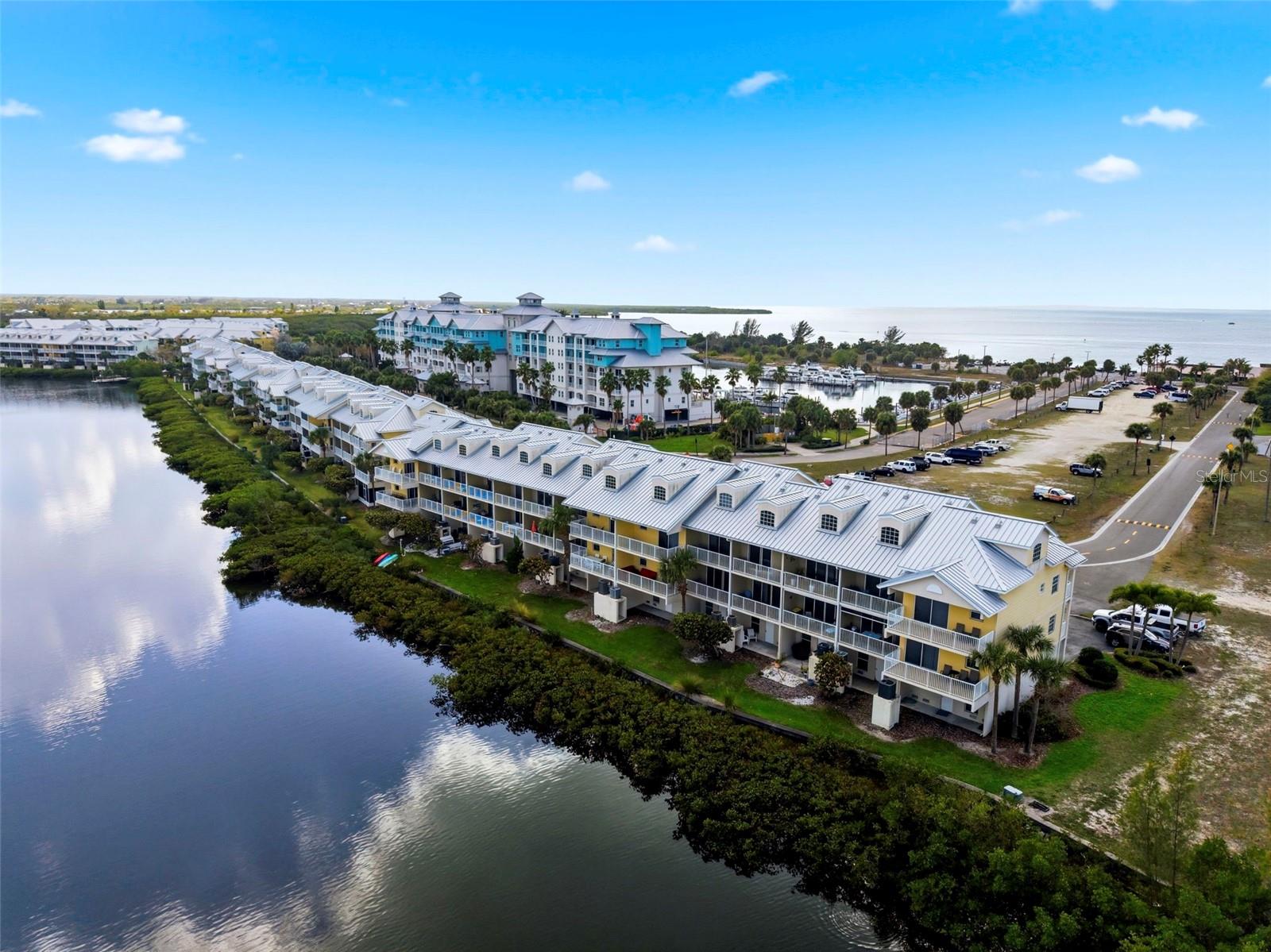 BAHIA BEACH TWNHMS PH 1A - Residential