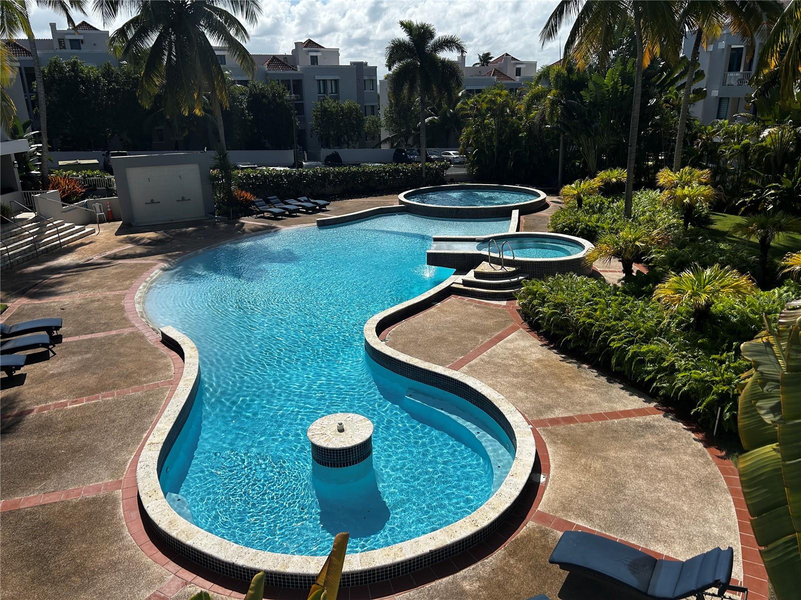 COND. PALMA DORADA VILLAGE - Residential