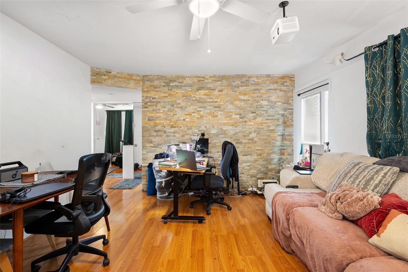 CLEVELAND GROVE - Residential