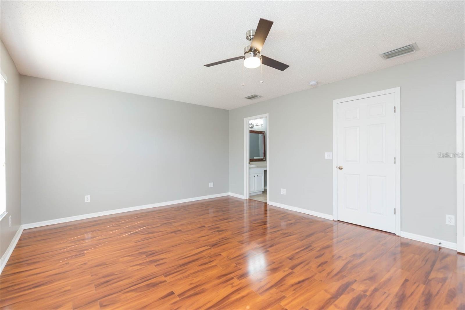 EDGEWATER AT GRAND OAKS PH 01 - Residential Lease