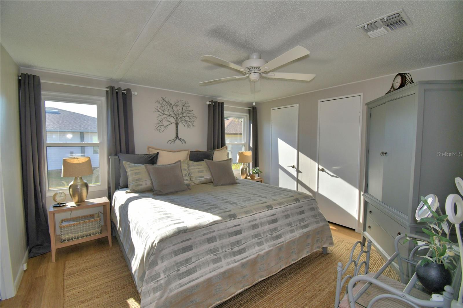 COLONNADES PH 01 - Residential