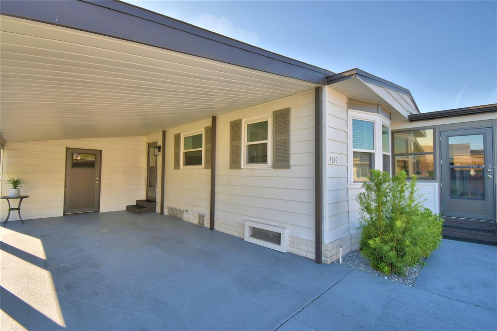 COLONNADES PH 01 - Residential