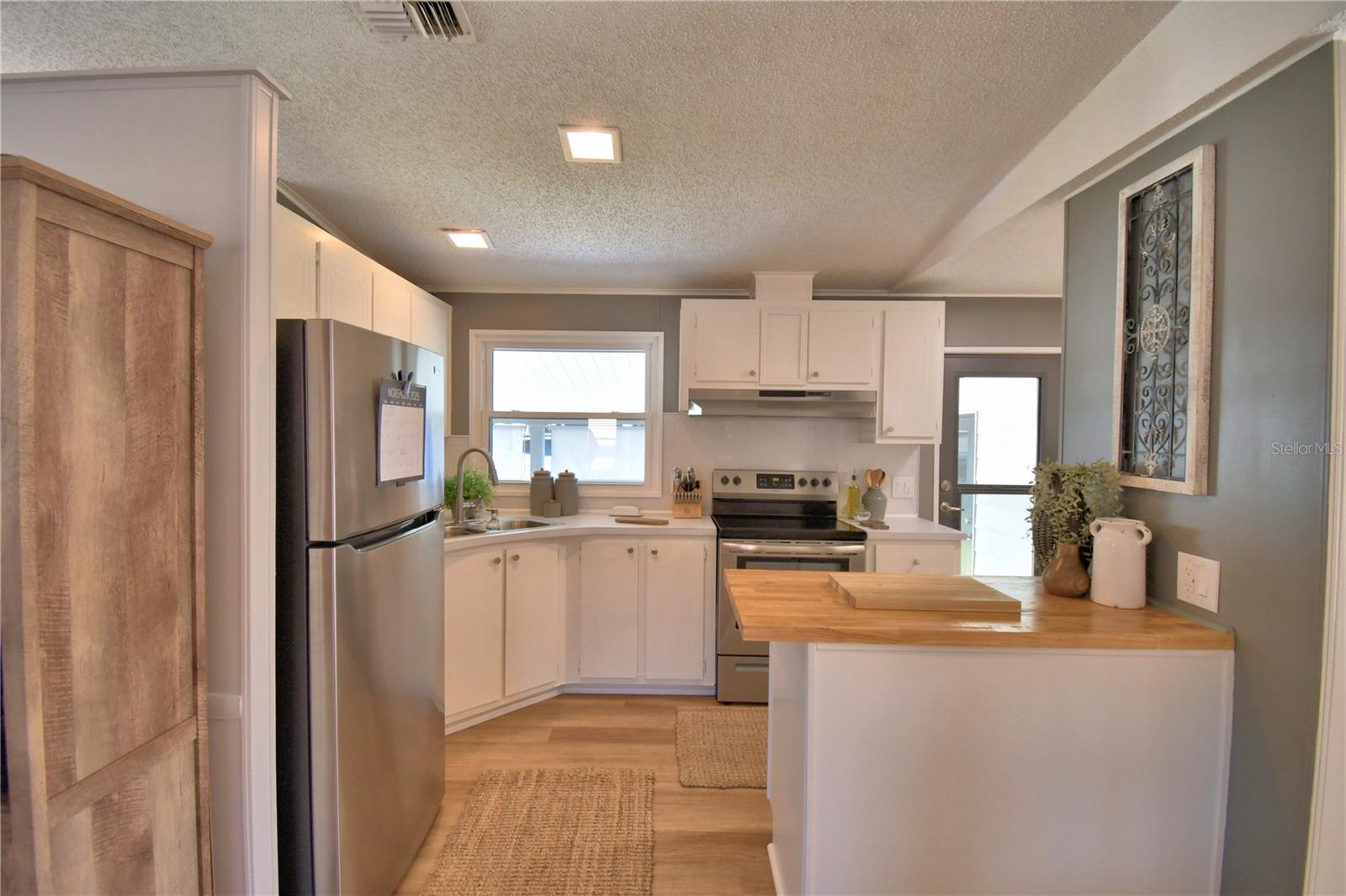 COLONNADES PH 01 - Residential