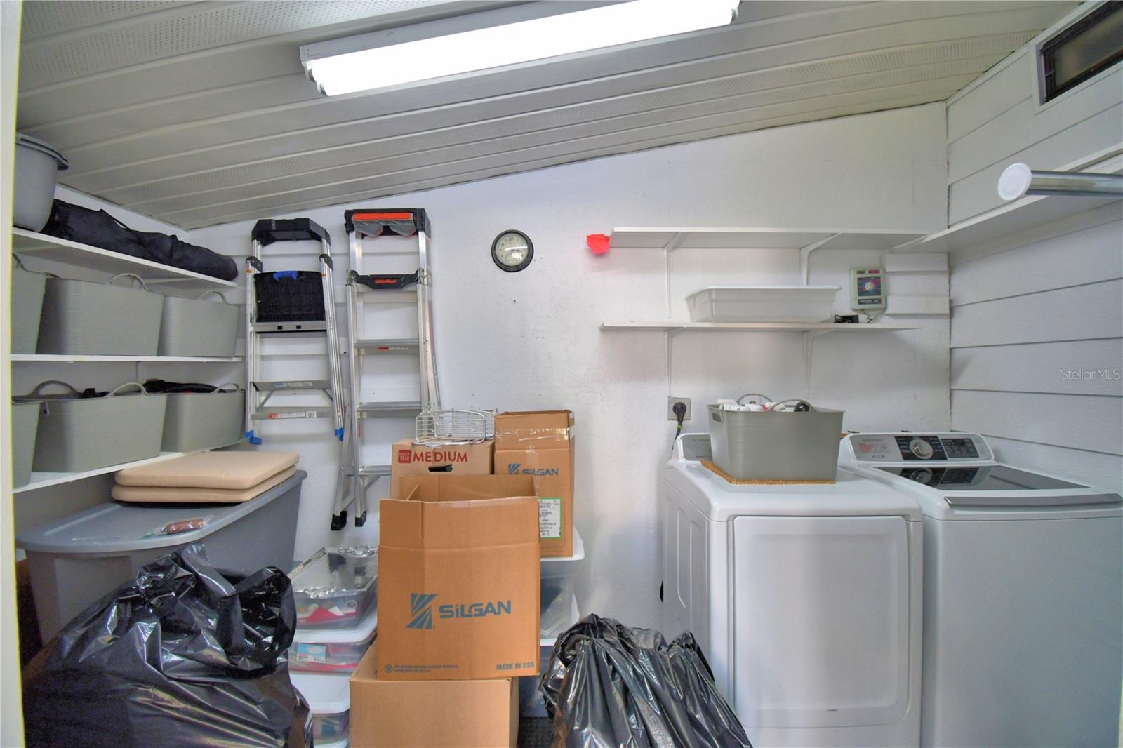 COLONNADES PH 01 - Residential