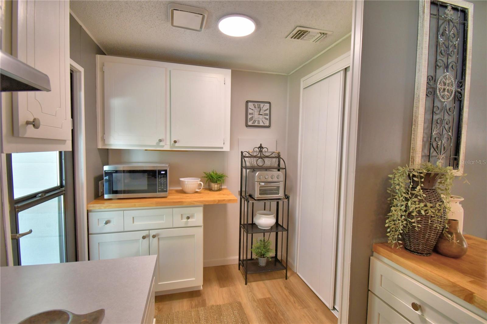 COLONNADES PH 01 - Residential