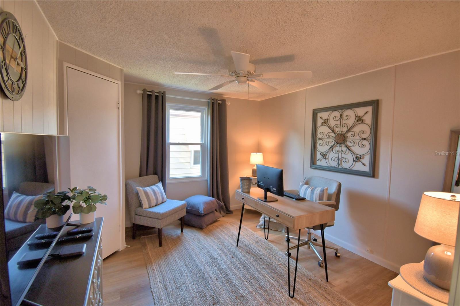 COLONNADES PH 01 - Residential