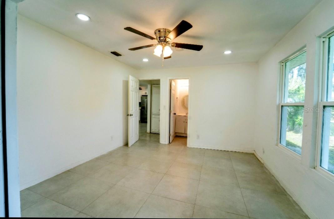 SHOEMAKER IN COLEMANS DAYTONA - Residential Lease